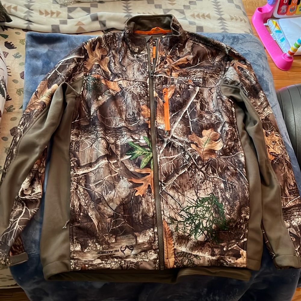 Realtree camo zip up jacket